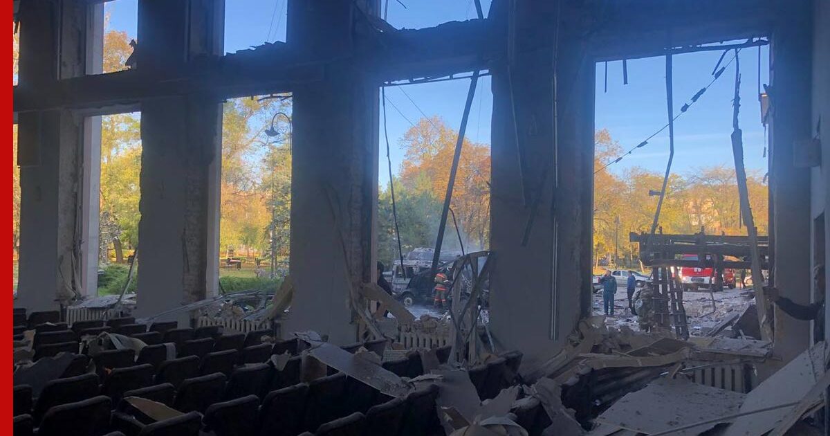 РИА Новости: в здание администрации Донецка, предположительно, попала ракета HIM