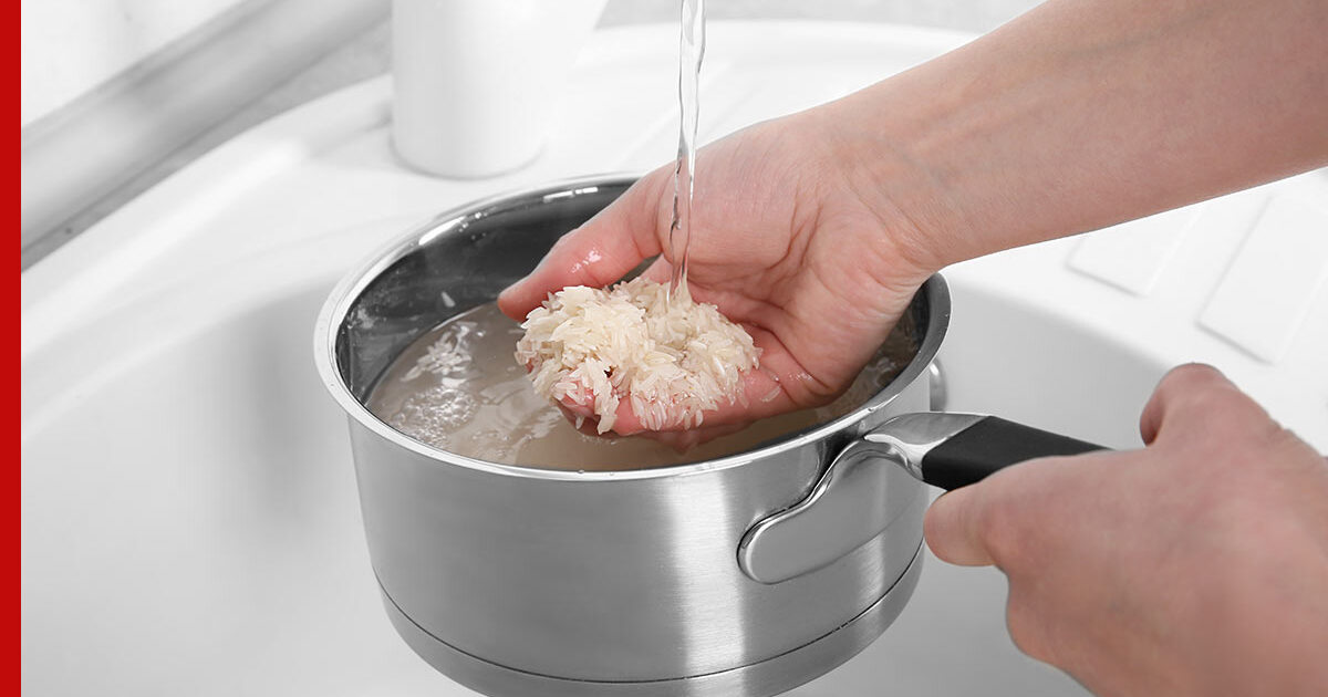 Зачем рис промывают горячей водой: прием, о котором мало кто знает