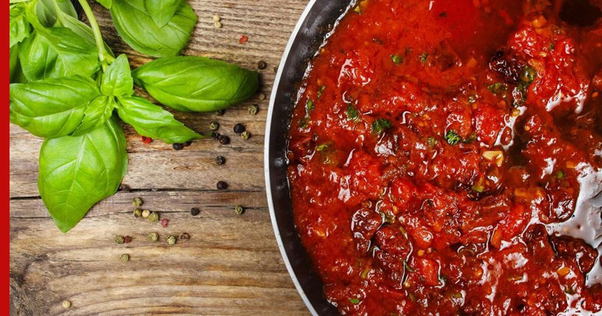 Пикантный соус из соленых помидоров к шашлыку или мясу на решетке ...