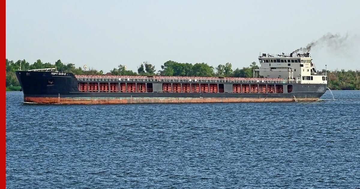 Сухогруз рио. Снятие судна с мели. Снятие сухогруза с мели. Bulk cargo vessel. Авария контейнеровоза ever given в суэцком канале.