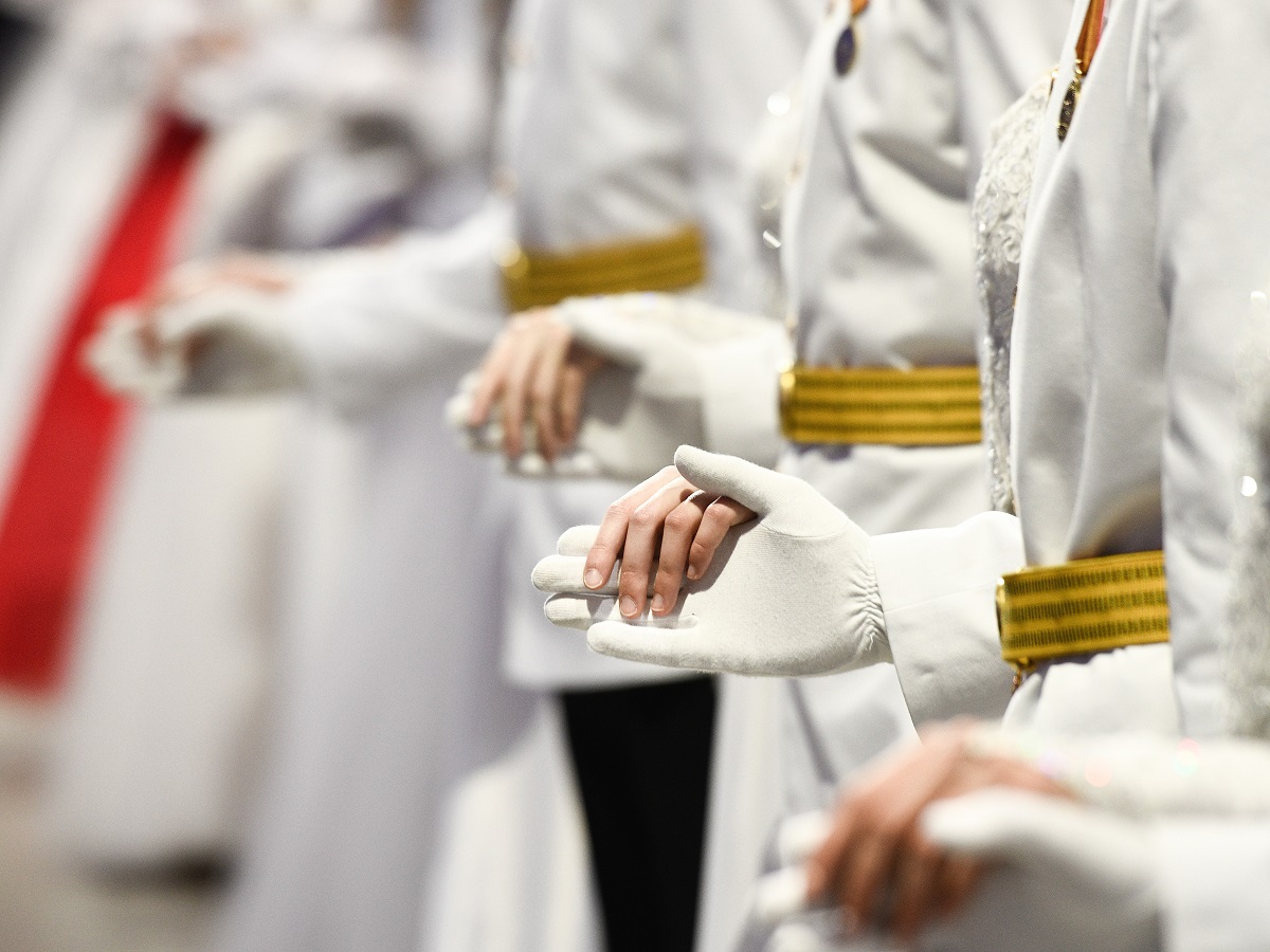 Поездка на бал в Москву - отличный стимул для кадетов из разных частей России