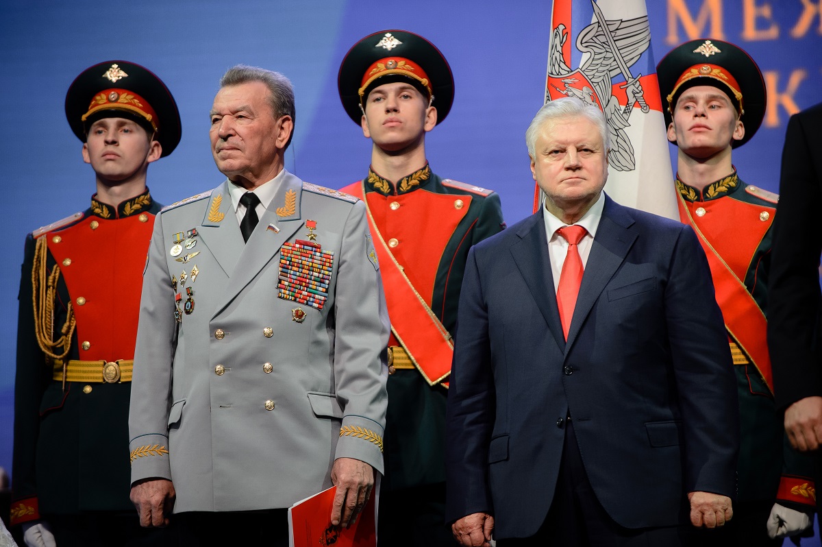 Депутаты Госдумы Николай Антошкин и Сергей Миронов