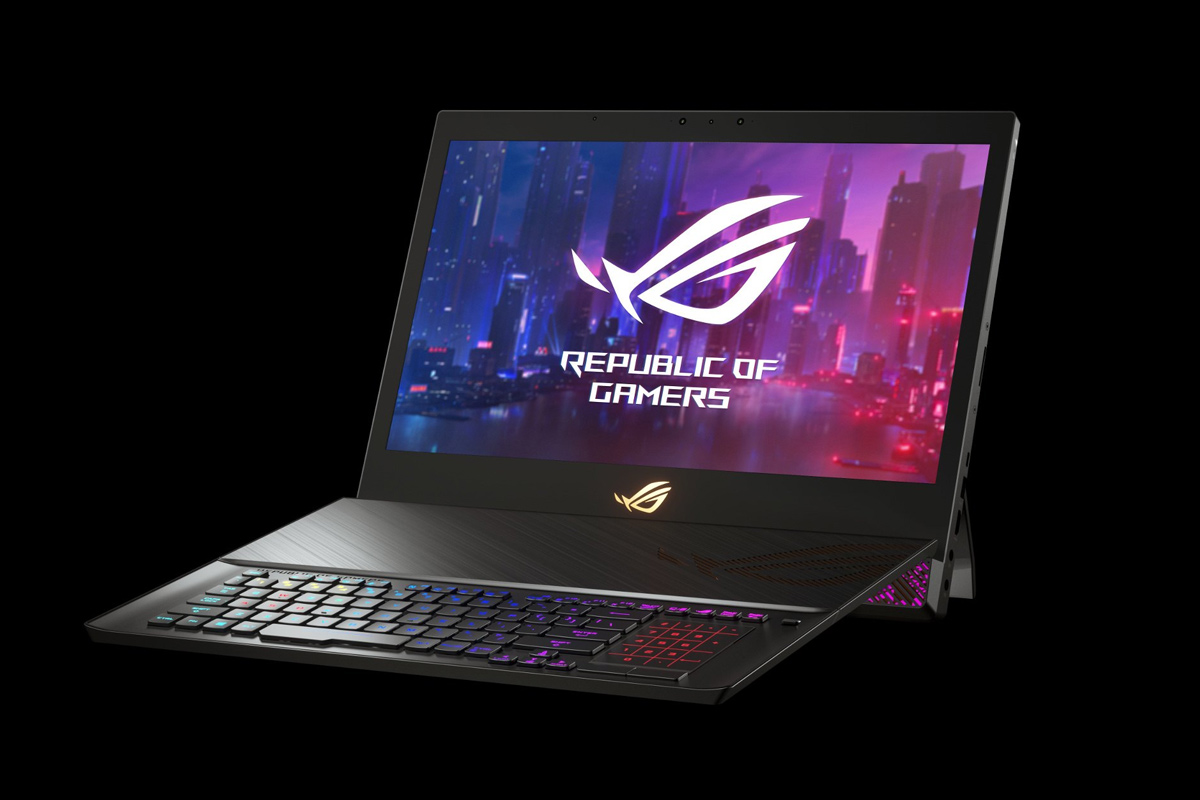 Главный хит компании Asus – раскладной ROG Mothership, еще один ноутбук любопытной конструкции. Дисплей и системный блок объединены в верхней половине по принципу моноблока и поддерживаются специальной ножкой. Крышка же снабжена только клавиатурой, причем ее можно «отстегнуть» и заменить на другую. В сочетании с продвинутой «начинкой» получилась солидная модель для геймеров, которым нужна мобильность без потери мощности стационарного ПК.