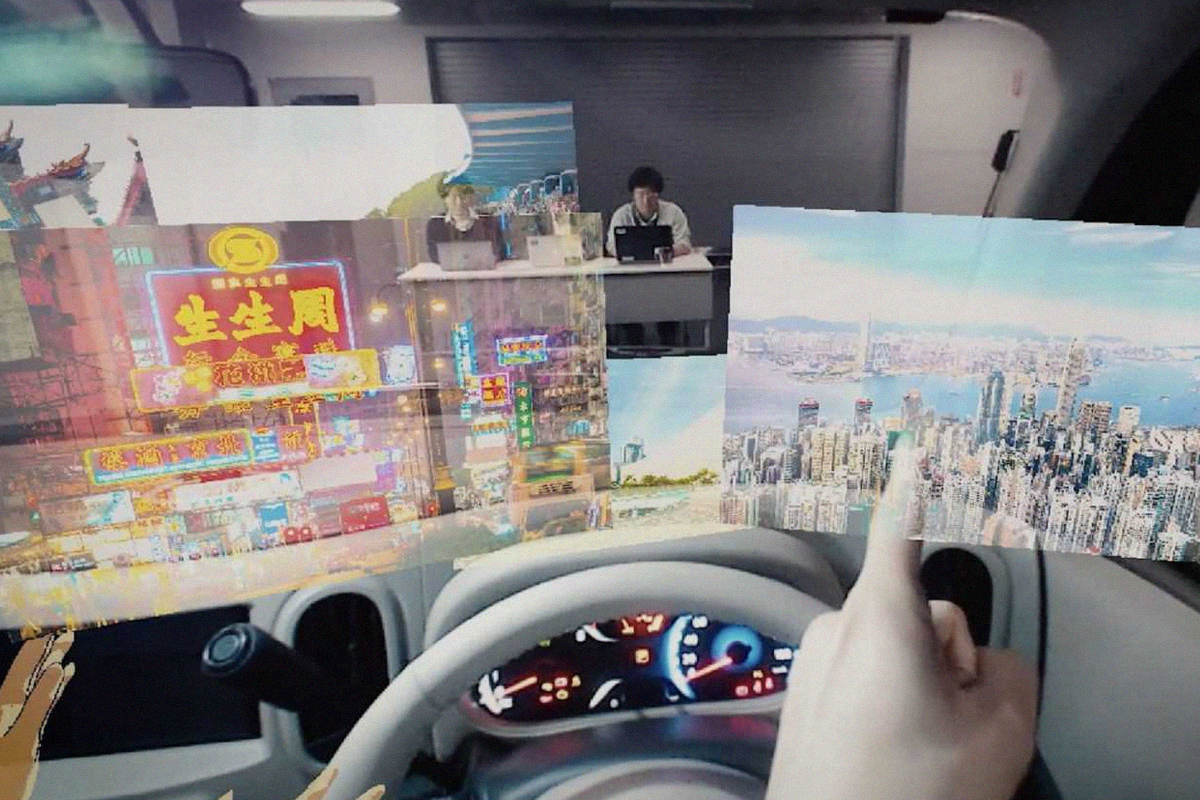 Все более заметную роль на CES играет тематика авто и мото: сегодня транспорт уже немыслим без электроники. В этом году гвоздем автомобильной части программы стала система вождения Nissan I2V (Invisible-to-Visible). Она выглядит как шлем дополненной реальности для водителя: надев такой гаджет, можно лицезреть на «лобовом стекле» подсказки от навигатора, показания датчиков, а также заранее увидеть, что находится за поворотом.