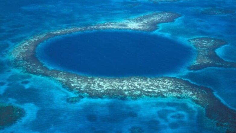 Подводная экспедиция раскрыла тайны загадочной Голубой дыры Белиза