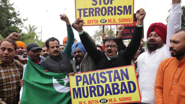 Теракт в индийском штате Джамму и Кашмир поставил две ядерные державы на грань войны