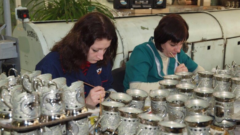 В Россию вернулась мода на подстаканники