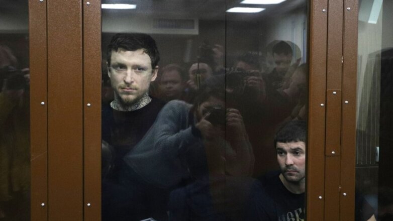 Суд оставил за решеткой футболистов Кокорина и Мамаева