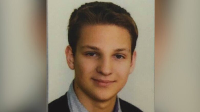 Десятиклассник московской школы спас жизнь пассажиру самолета