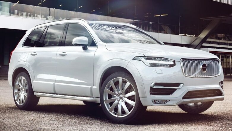 Volvo показала обновленный флагманский внедорожник XC90