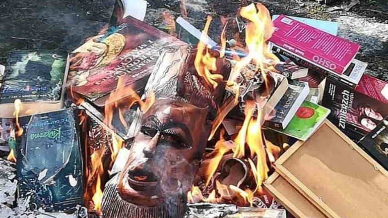 Польские священники сожгли книги о Гарри Поттере