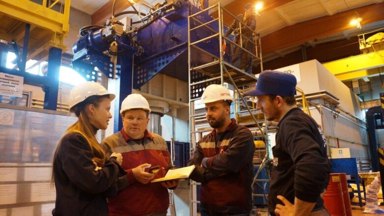 На заводе «Уралэлектромедь» появился пресс, мощность которого равна силе 200 слонов