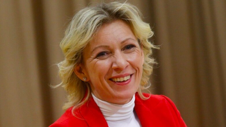 Захарова дала совет «проигравшему Путину» Порошенко