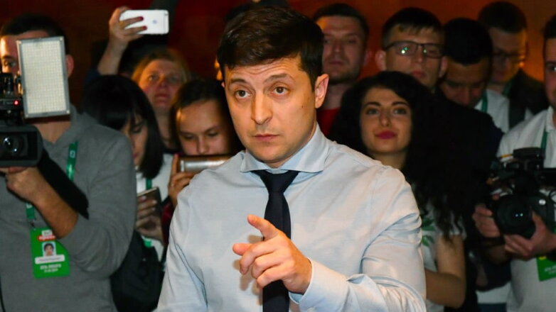 Зеленский сравнил Порошенко с туристом, ворующим из отеля тапочки и полотенца