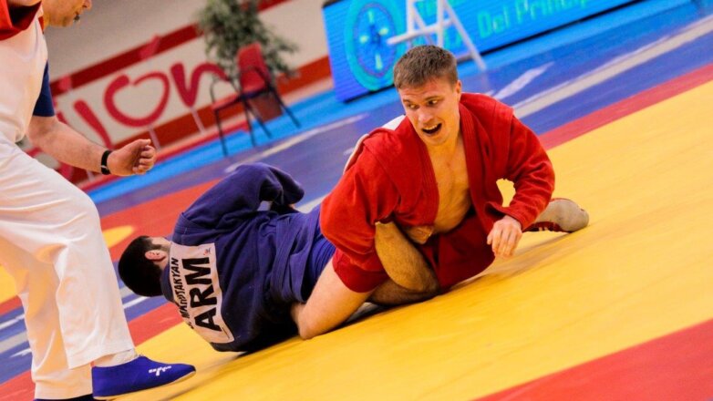 Самбисты УГМК привезли из Испании две медали