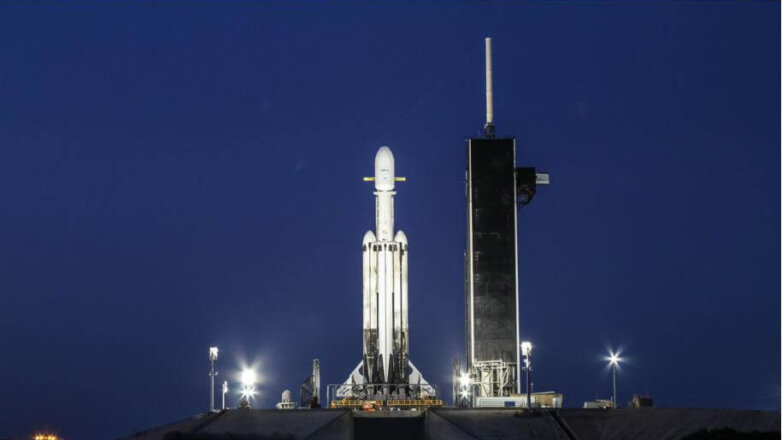 Falcon Heavy выведет на орбиту атомные часы и прах 152 человек