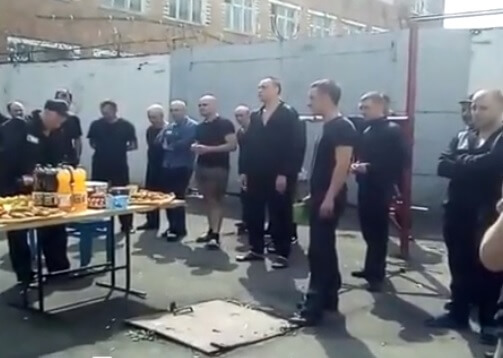 Празднование Пасхи заключенными утекло в сеть