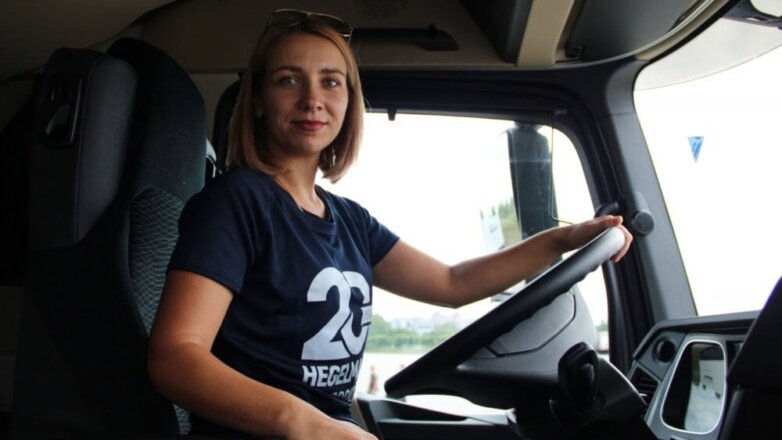 Росстат назвал самые популярные профессии среди женщин и мужчин