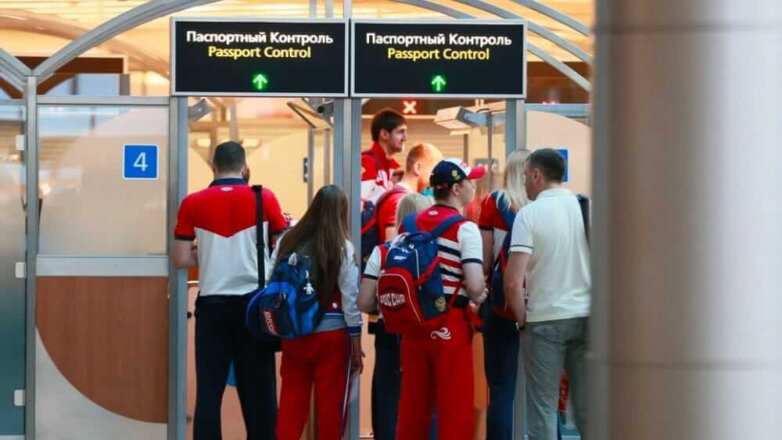 ФСБ сообщила о новых правилах выезда российских детей за границу