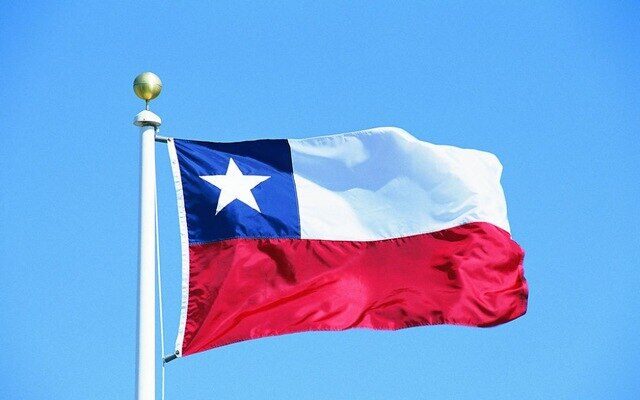 Отправленная по почте бомба взорвалась в участке полиции в Чили