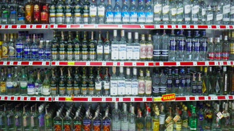 В импортной водке содержится больше сивушных масел и примесей