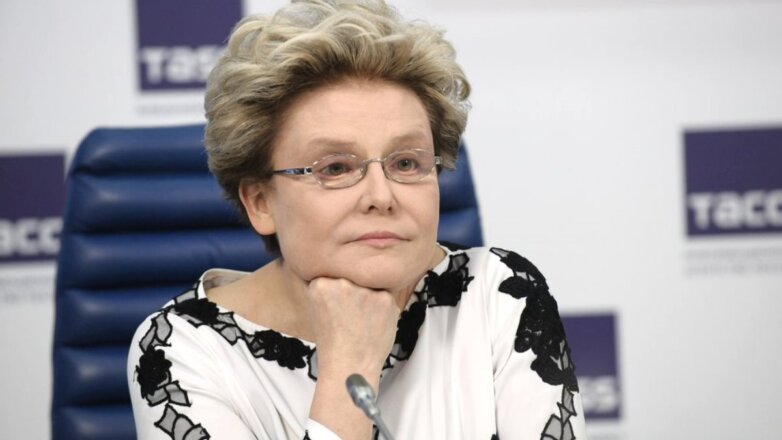 Малышева рассказала о группах риска по раннему инсульту