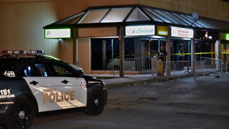 Семь человек получили ранения при стрельбе в ночном клубе в Торонто