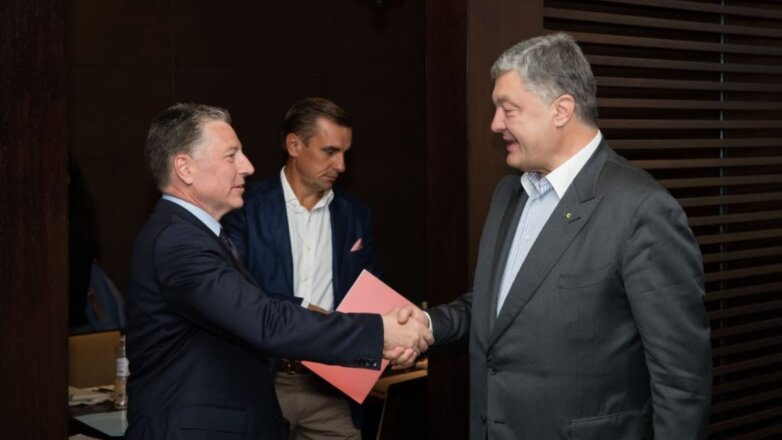 Порошенко и Волкер обсудили усиление антироссийских санкций