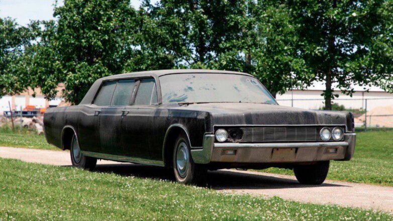 Лимузин Элвиса Пресли продадут с аукциона вместе с пылью