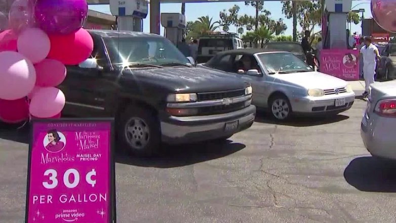 В американской Санта-Монике можно заправиться по ценам 1958 года