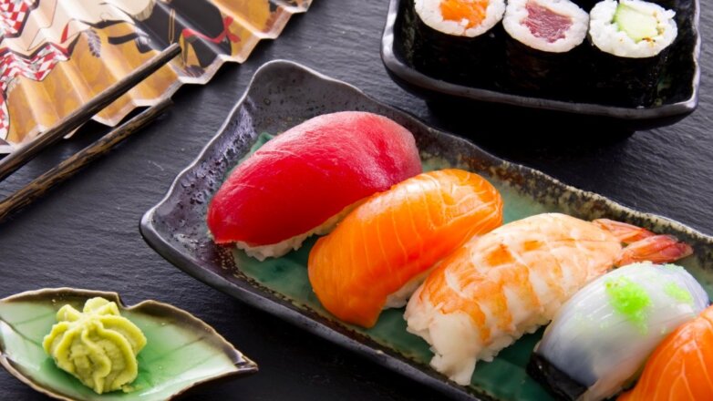 В Иркутской области девять человек отравились суши