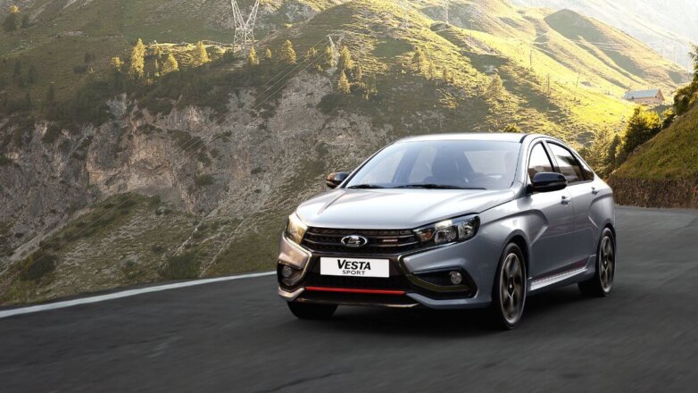 Эксперты назвали три лучших российских авто за миллион рублей