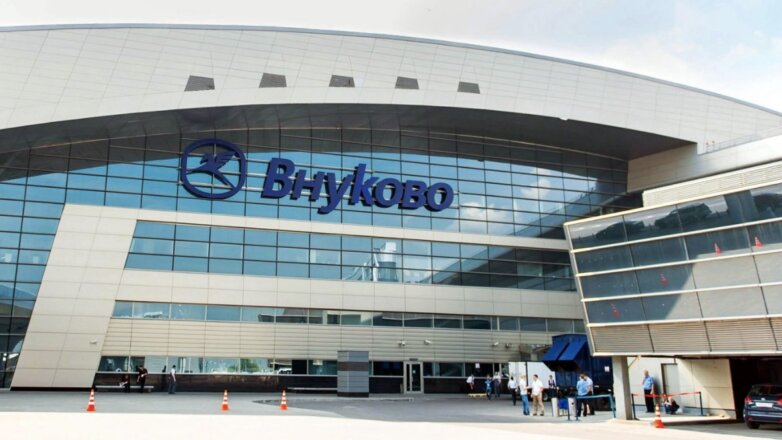 Во Внуково ввели временные ограничения на прием и выпуск самолетов