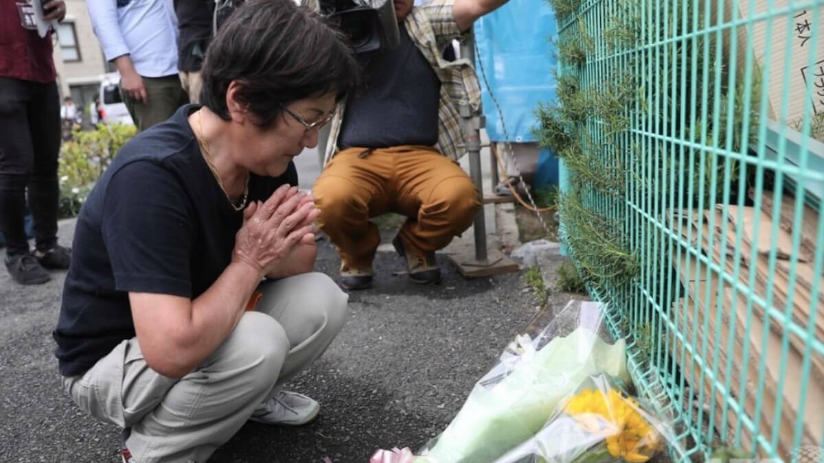 vedmi-nabrosilis-na-parnya-porno-video-sperma-v-kiskah-zhenshin