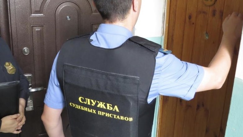 Судебных приставов предлагают наделить правом взламывать двери