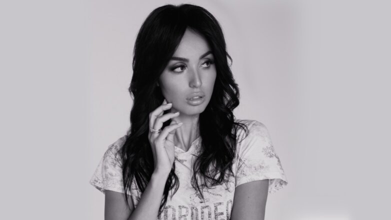 София Эззиати: «Сюжет романа вышел из моих песен»