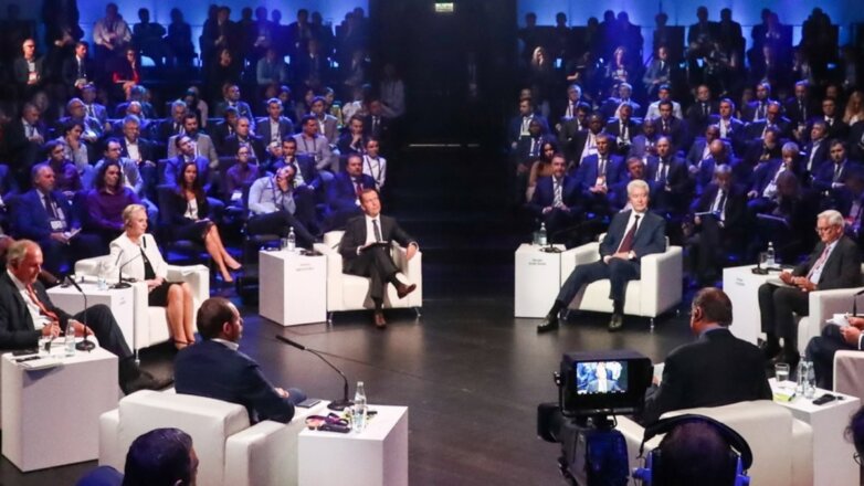 Медведев рассказал о влиянии роботизации на рынок труда