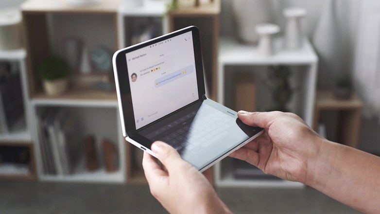 Стали известны сроки выхода двухэкранного смартфона Microsoft