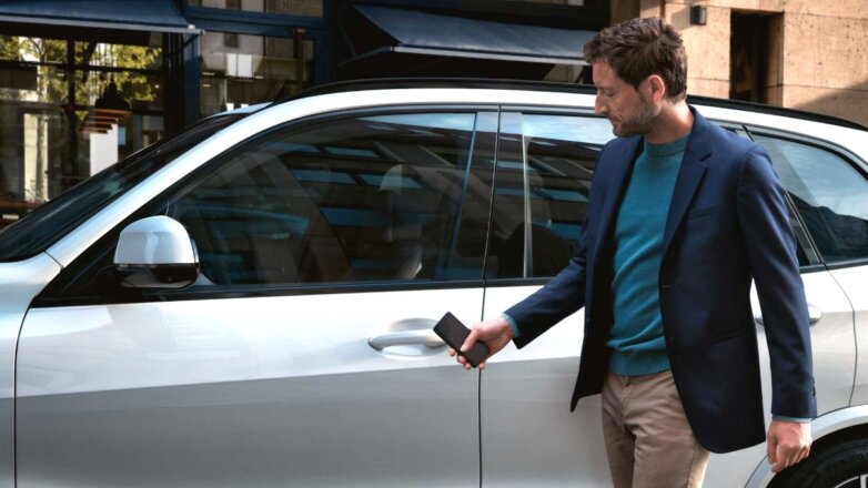 BMW научили открывать замки с помощью разряженного смартфона