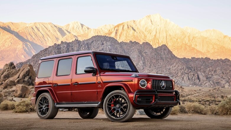 "Гелендваген" сразился с универсалом и хэтчбеком на видео