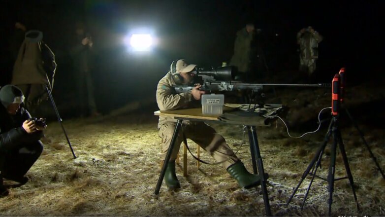 Российский стрелок попал в цель с двух километров в полной темноте