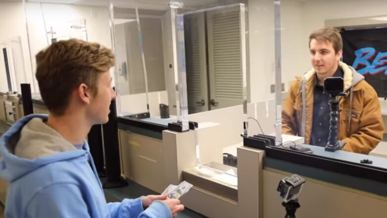 Клиенты вымышленного банка бурно отреагировали на реальные $200 тыс.