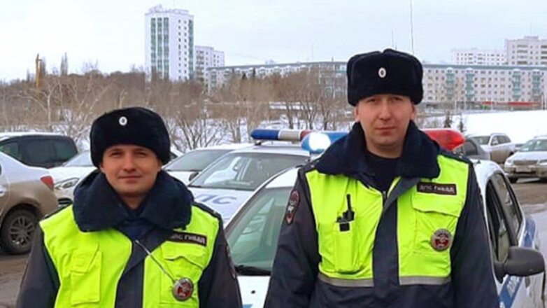 В Уфе сотрудники ДПС спасли ребенку жизнь