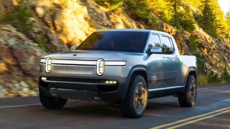 «Танковый разворот» пикапа Rivian показали на видео