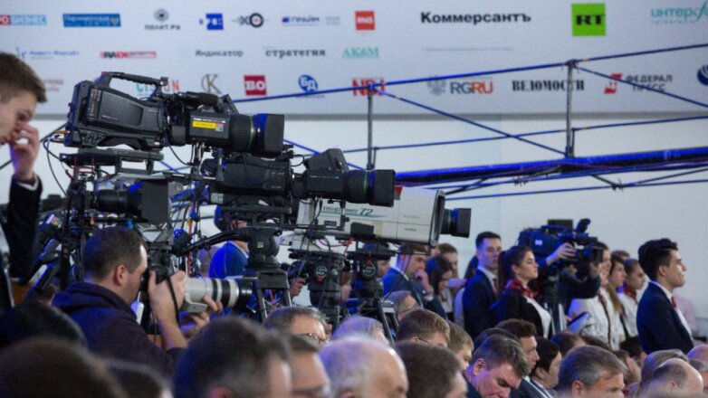 Итоги десятилетия БРИКС обсудят на Гайдаровском форуме в РАНХиГС