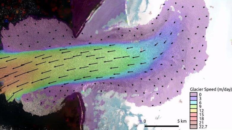 Ученые сняли из космоса уходящий под воду ледник в Сибири