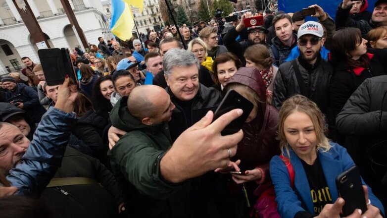 Порошенко призвал европейских лидеров не сдавать Украину