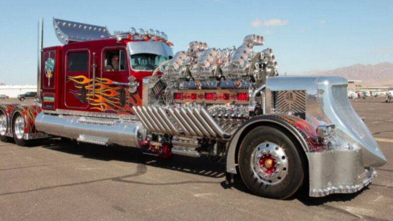 Тягач-монстр с двумя V12 продали за ошеломляющую сумму на аукционе