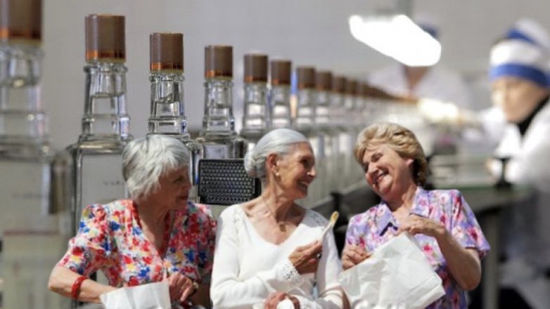 Три челябинские пенсионерки тайно запустили заброшенный ликеро-водочный завод