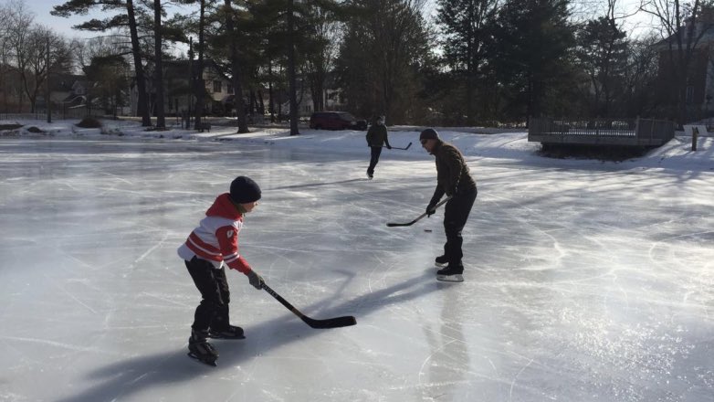 Спасатели дали совет по определению безопасной толщины льда